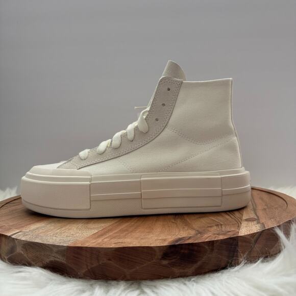 Converse CTAS Cruise HI Sneakers Shoes Size M 7 W 8.5 Chunky Platform A04688C - Picture 8 of 9